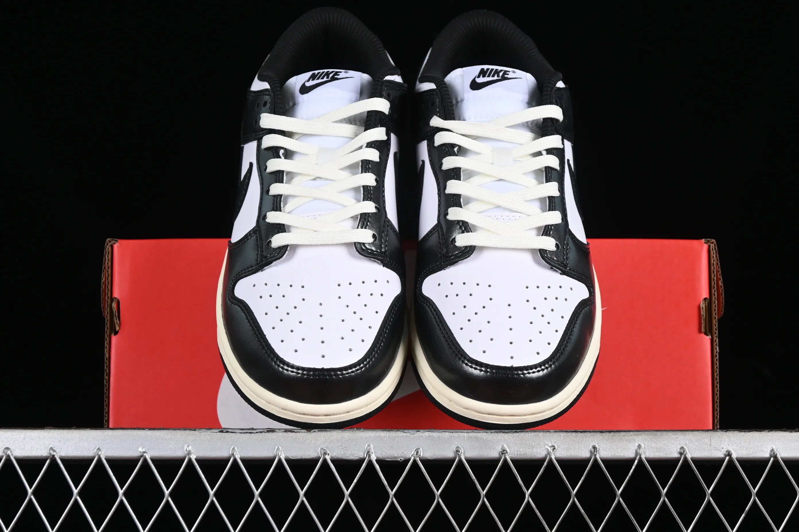 All categories Nk SB Dunk series Nk SB Dunk Low low-top sneakers Nk Dunk Low "Vintage Panda" replica distressed panda low-top casual sneakers FQ8899-100